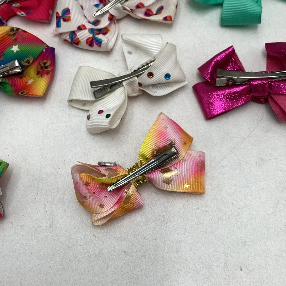 JoJo Siwa designs rainbow hairstyle